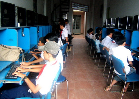 Trắc nghiệm Kĩ năng nghe Chủ đề: lễ hội vui vẻ Tiếng Anh 6 Right on! 0 18